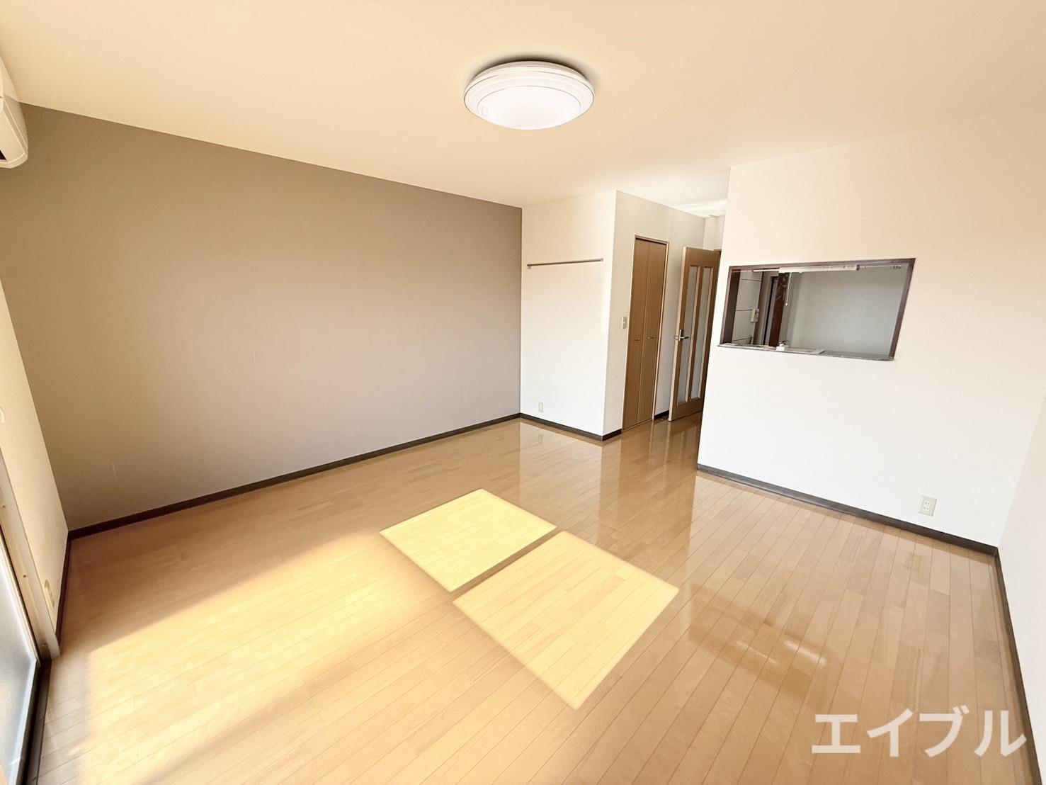 居室・リビング　同型反転タイプ