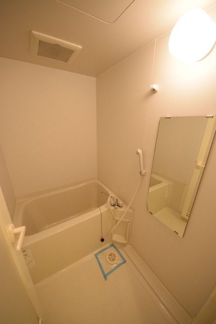 バス・シャワールーム　綺麗な浴室