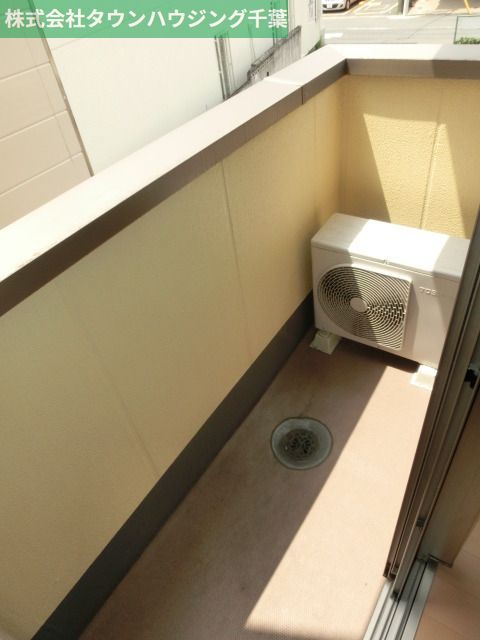 バルコニー　日当たりのよいバルコニー