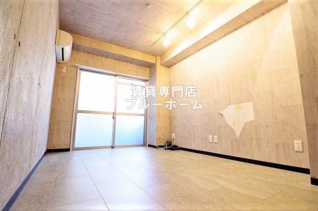 居室・リビング　7.5帖の明るい洋室！