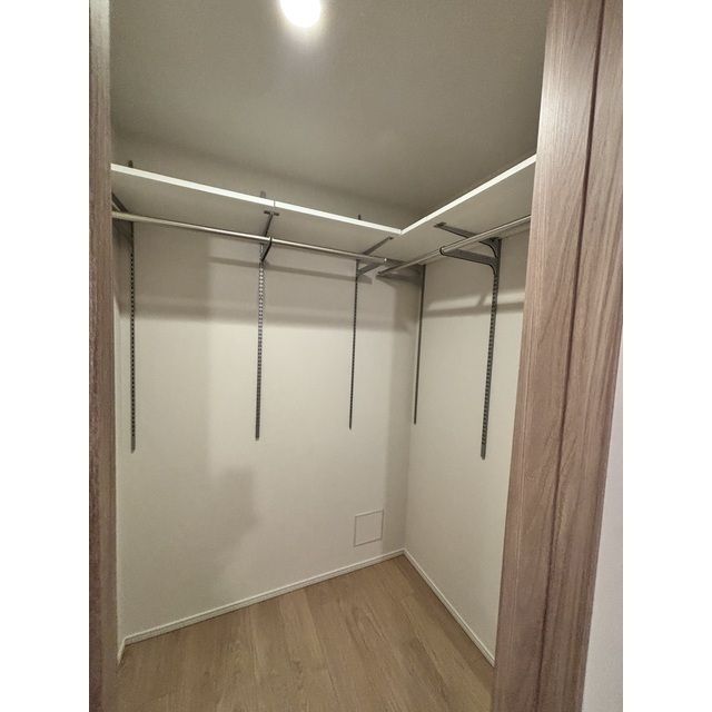 収納　たっぷり収納のウォークインクローゼット