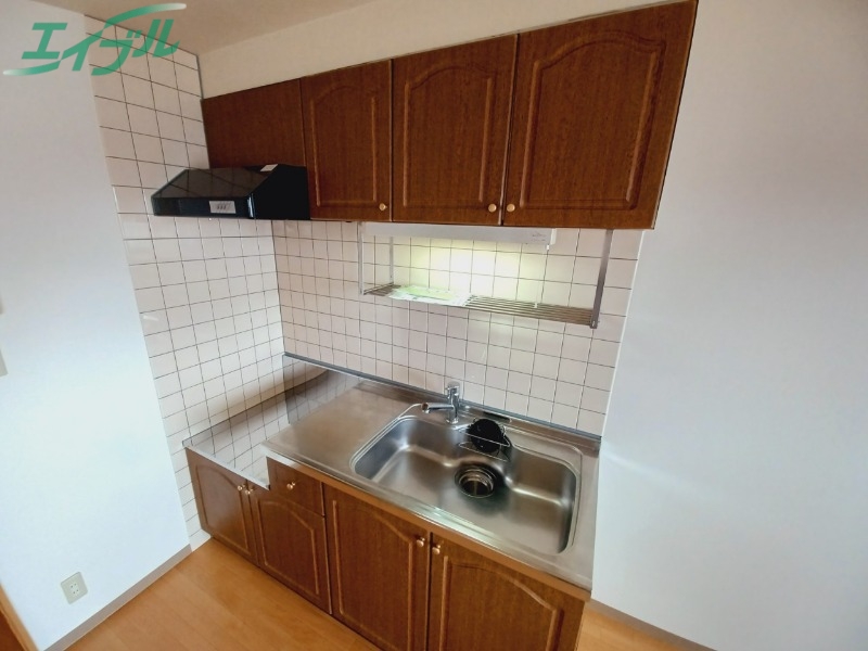 キッチン　別部屋参考写真です。