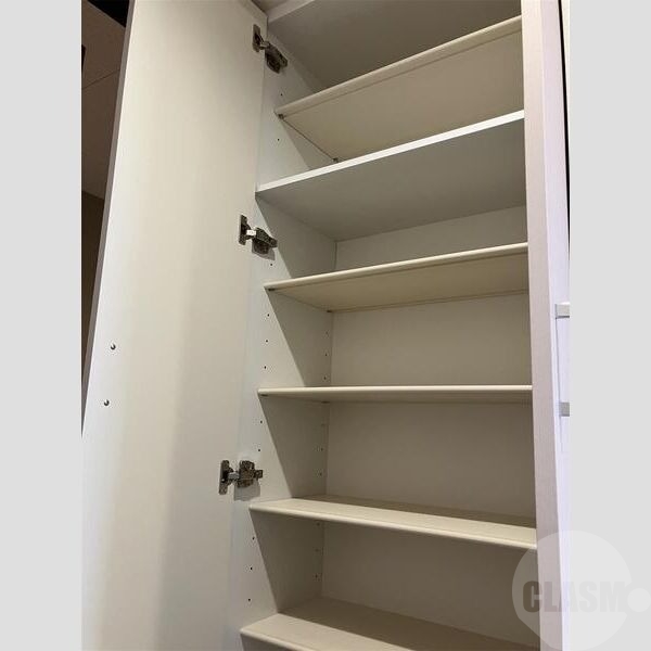 玄関　シューズボックスあります