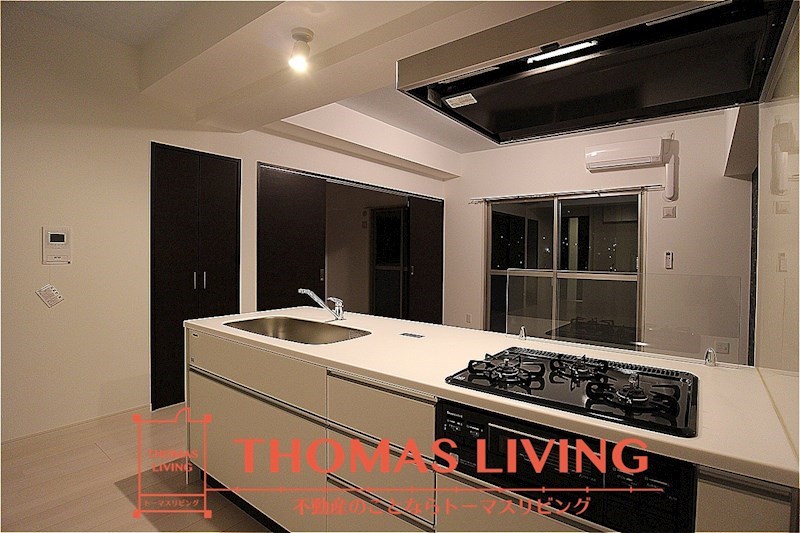 キッチン　実際のお部屋の写真を準備中のため、同建物の別号室の写真でご参