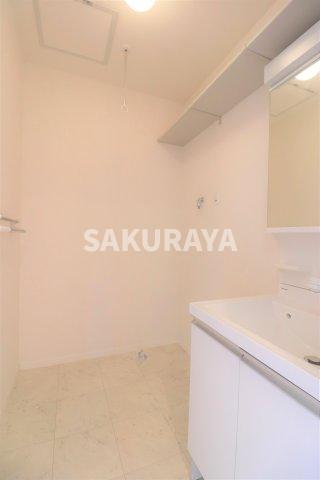 洗面設備　現況と異なる場合がございます。