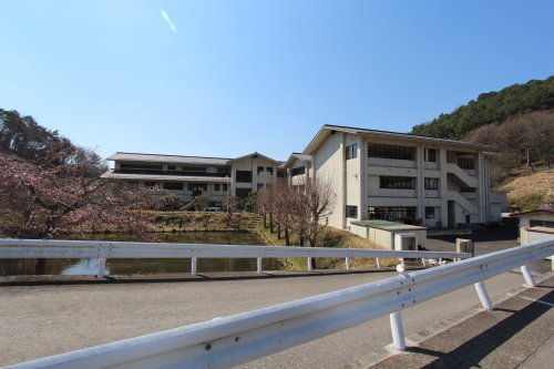 中学校　足利市立第一中学校（中学校）まで1084m