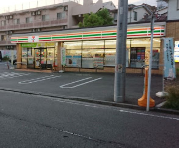 コンビニ　セブンイレブン 横浜別所南店（コンビニ）まで373m