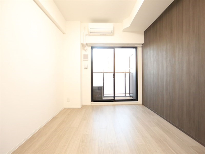 バルコニー　洋室6.3帖　エアコン完備　バルコニー