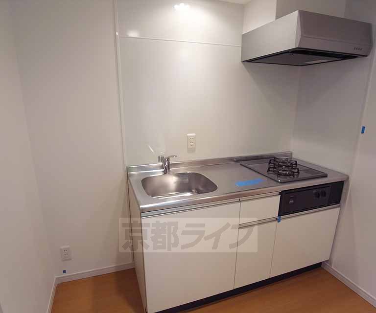 キッチン　広めのシステムキッチンです。