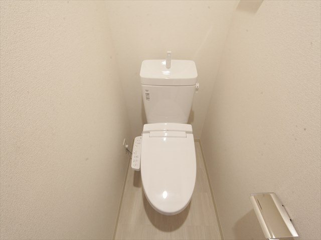 トイレ　温水洗浄便座付トイレ