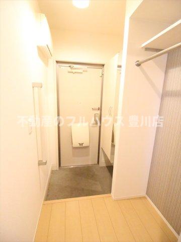 玄関　写真は別室