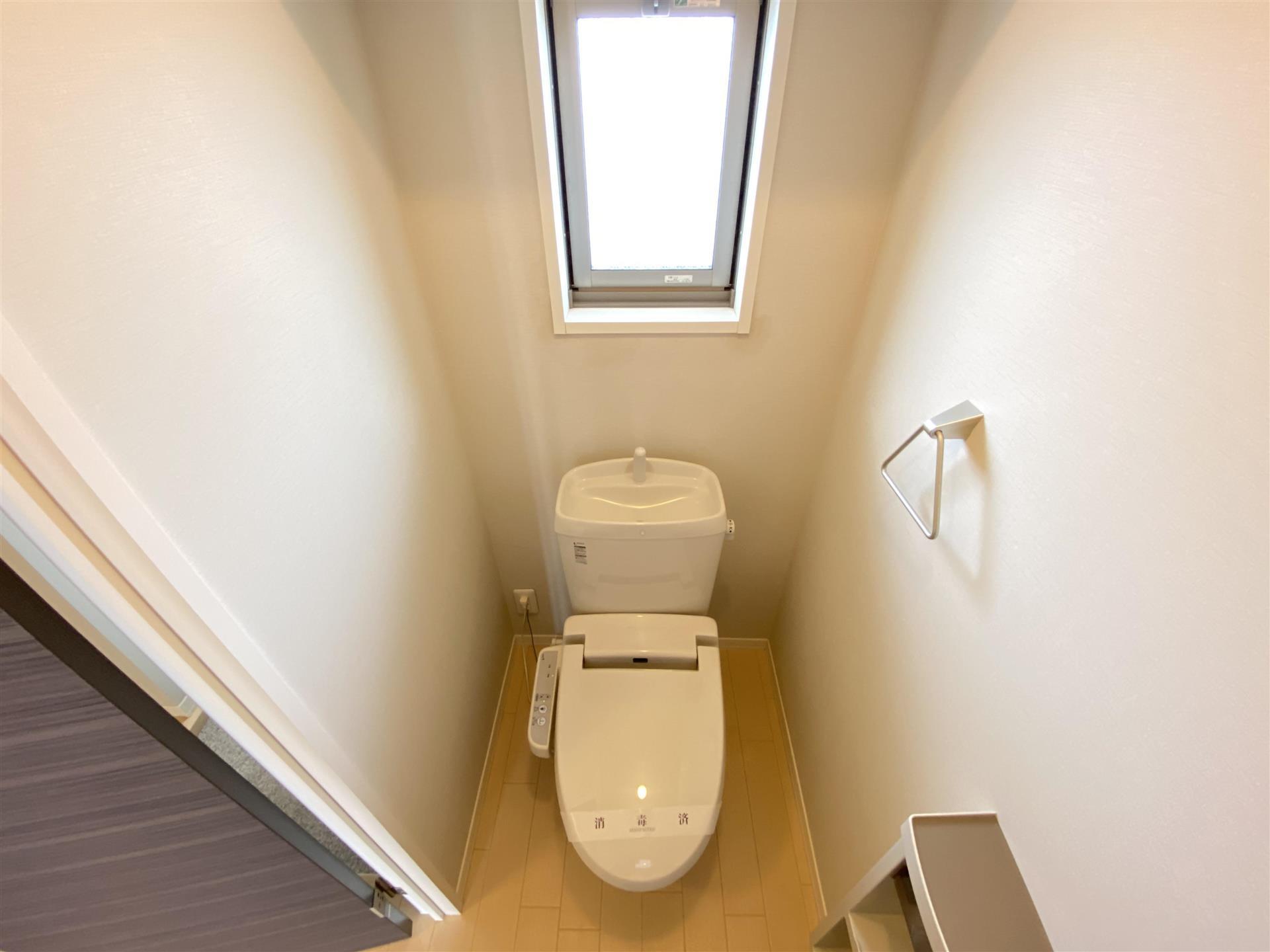 トイレ　温水洗浄暖房便座付トイレ