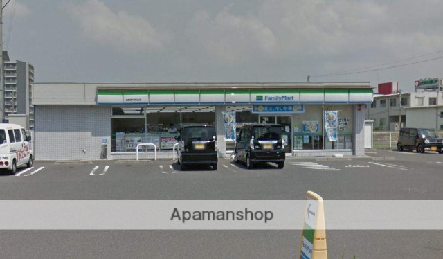 コンビニ　ファミリーマート（コンビニ）まで518m