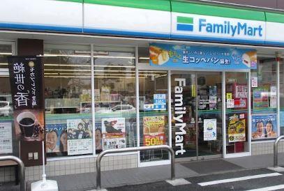 コンビニ　ファミリーマート 浮間一丁目店（コンビニ）まで207m