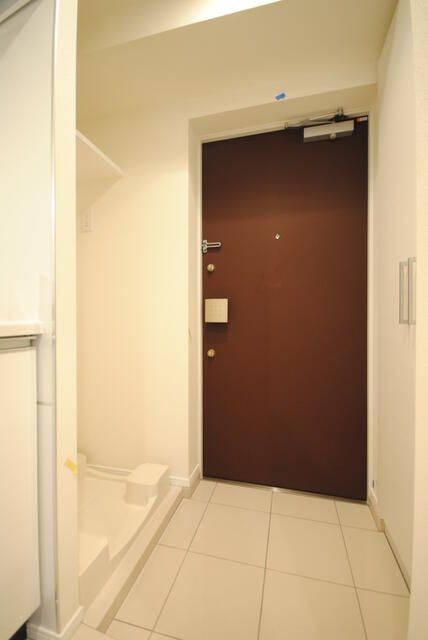 玄関　※別部屋参考写真