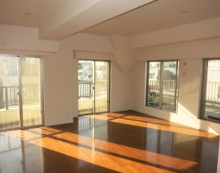 居室・リビング　明るい居間☆