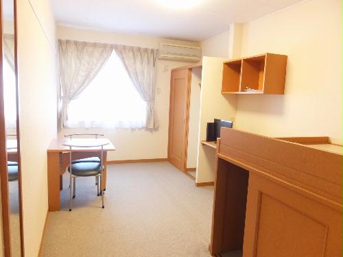 居室・リビング　２階床は防音性も考慮した絨毯仕様です。