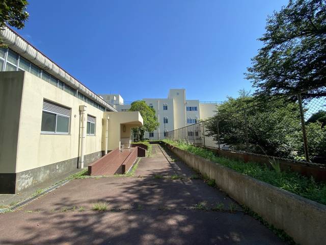 中学校　大和市立下福田中学校（中学校）まで860m