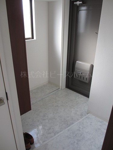 玄関　※別号室参考写真