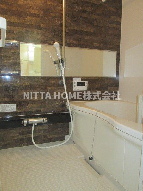 バス・シャワールーム　キレイなバスルームで疲れもなくなりますね♪