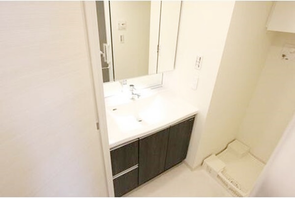 洗面設備　身支度に欠かせない独立洗面台♪