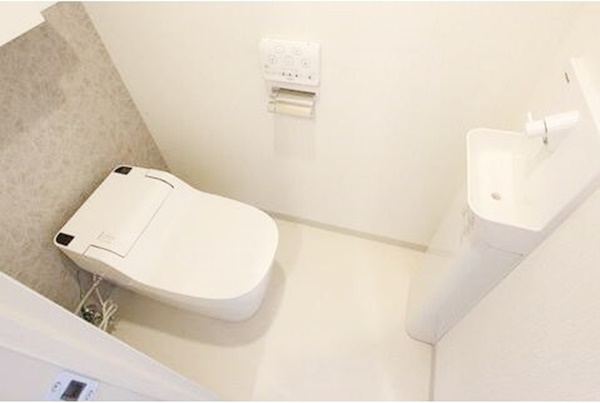 トイレ　嬉しい温水洗浄便座♪