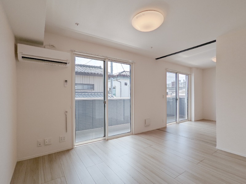 居室・リビング　図面と現状に相違がある場合には現状を優先