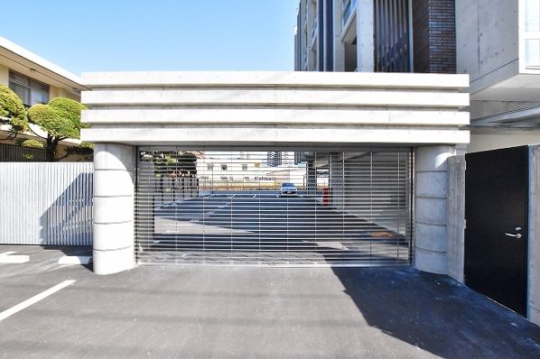駐車場　★シャッターゲート付駐車場★