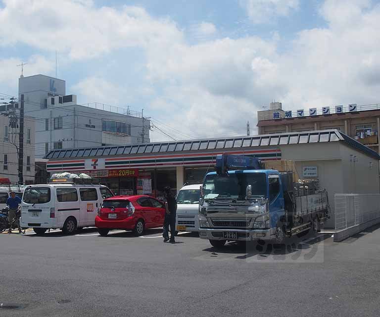 コンビニ　セブンイレブン京都久世殿城町店（コンビニ）まで400m