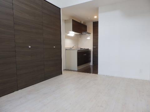 居室・リビング　室内