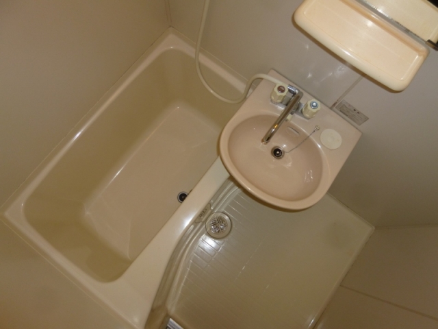 バス・シャワールーム　シンプルで機能的なユニットバスです！