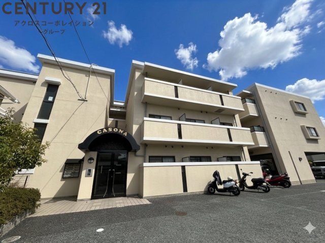 建物外観　オートロックで外部の人間が簡単に出入りできないため安心です。