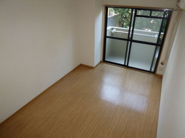 居室・リビング　エアコン付きで初期費用を抑えたい方にもおすすめです。