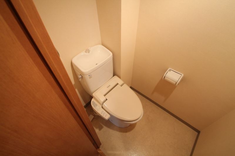 トイレ　シンプルなトイレ