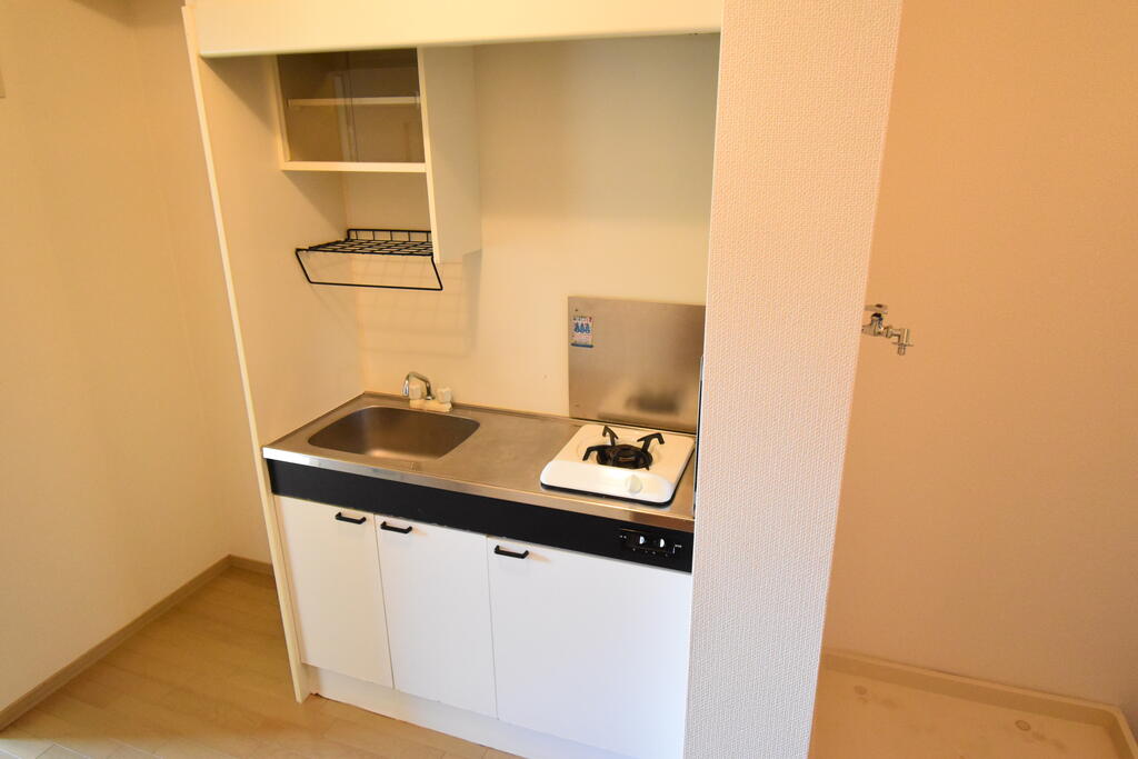 キッチン　※同建物の別のお部屋の写真です。