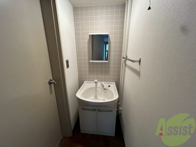 洗面設備　こちらに洗面台があります。朝の洗顔はこちらで。