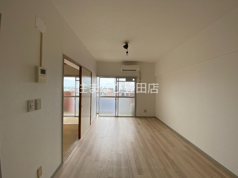 居室・リビング　同型タイプ：リノベーション前