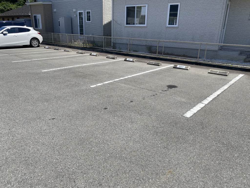 駐車場　駐車場