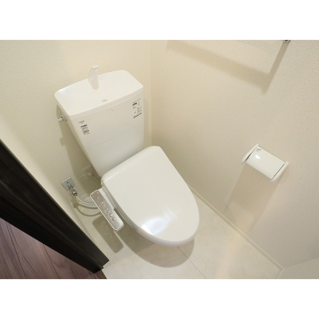 トイレ　※同型写真　色味等異なる可能性あり