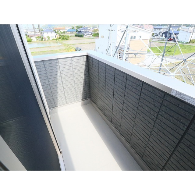 バルコニー　※同型写真　色味等異なる可能性あり