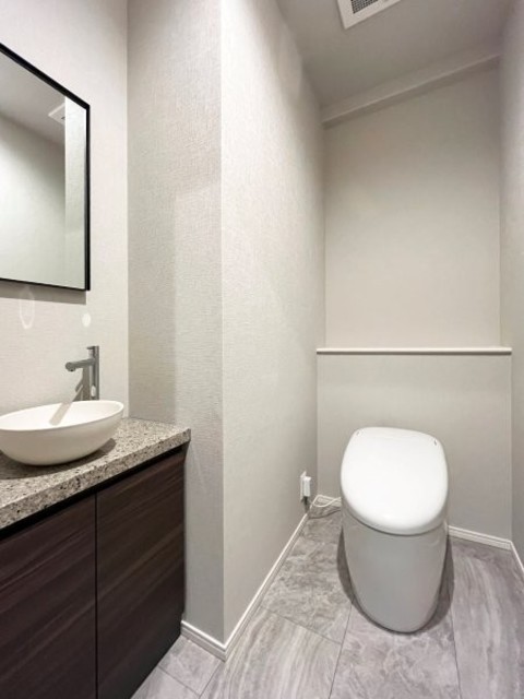 トイレ　※写真は同タイプ住戸です。