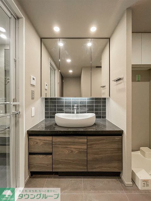 洗面設備　※写真は同タイプ住戸です。