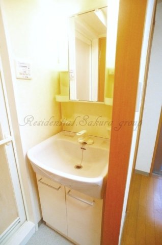 洗面設備　身支度に欠かせない独立洗面台♪