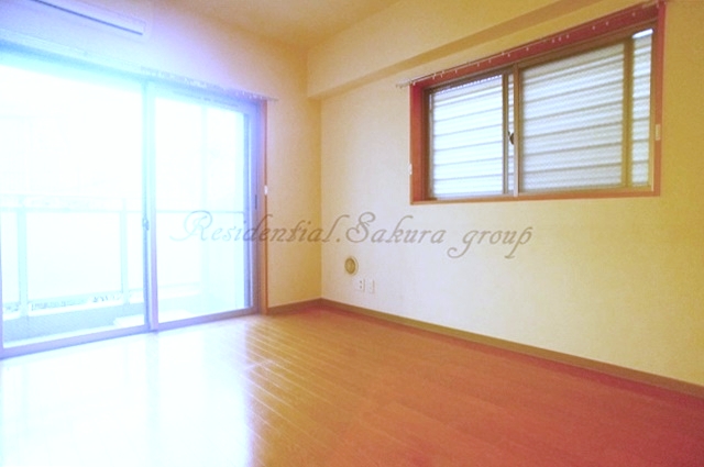 居室・リビング　開放感のあるゆったりとしたお部屋です♪