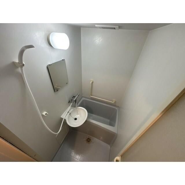 バス・シャワールーム　バス