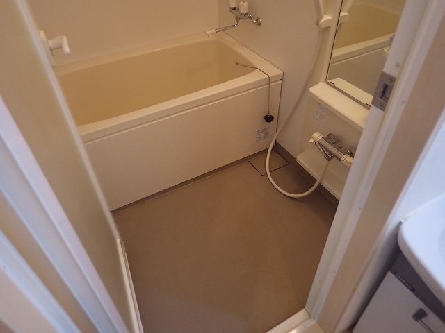 バス・シャワールーム　お風呂で日々の疲れを落としましょう