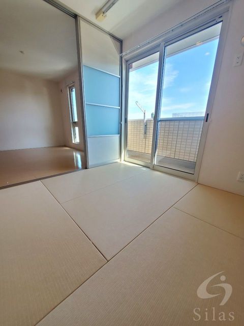 居室・リビング　同仕様反転タイプ