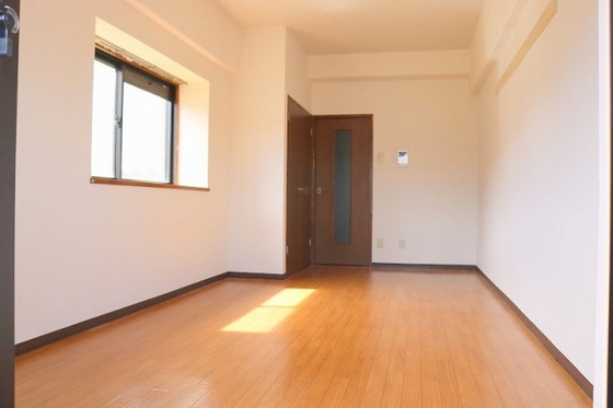 居室・リビング　※別部屋の写真です