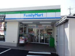 コンビニ　ファミリーマート大田上池台三丁目店（コンビニ）まで243m