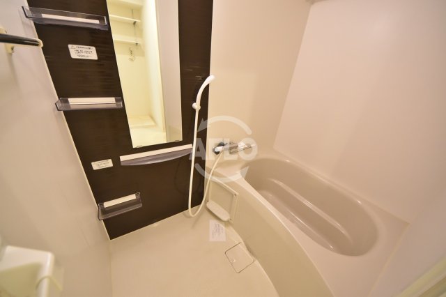 バス・シャワールーム　APRILE南森町（旧名：アスール南森町）　浴室